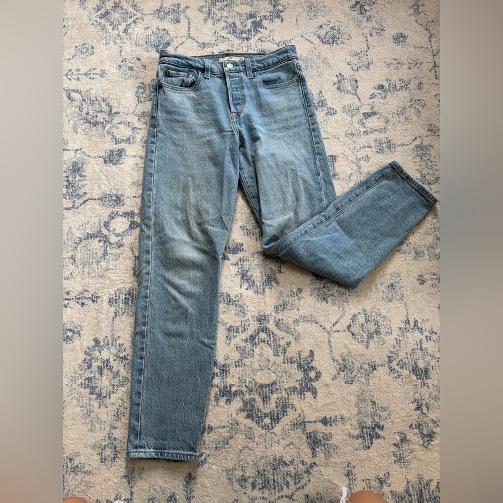 Women’s Levi Wedgie Straight Light Wash Jeans